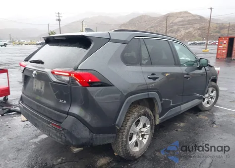 2021 Toyota Rav4 Xle из США, поврежденный, VIN 2T3W1RFV8MC100106